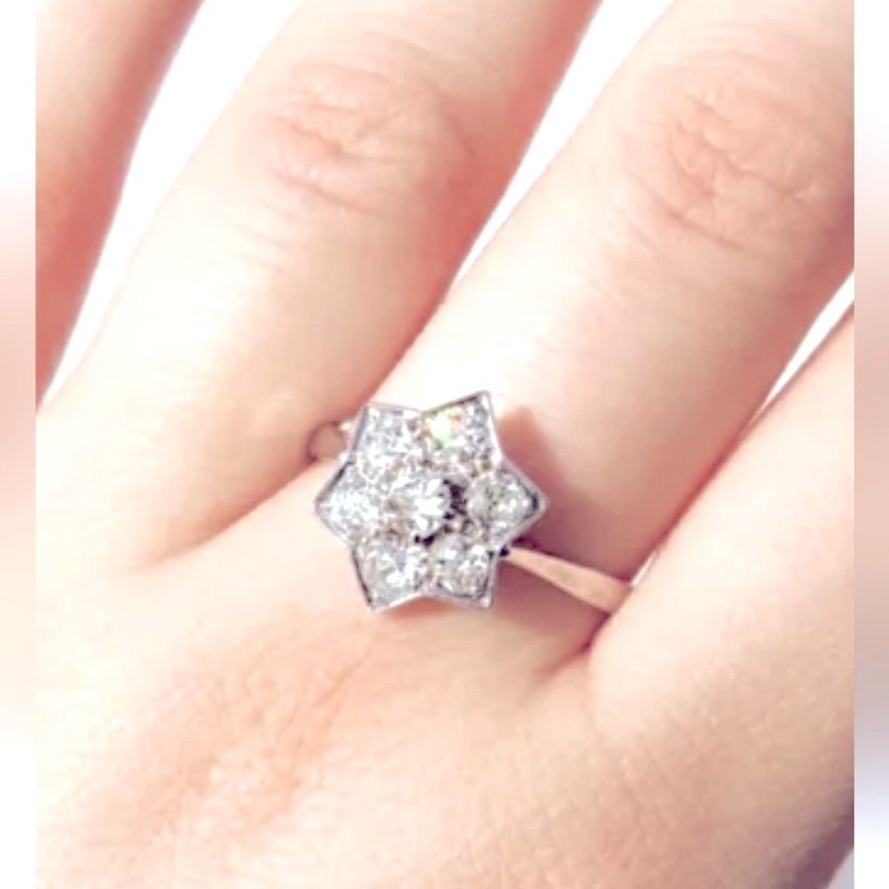 New Gorgeous Sterling Silver White Sapphires Ring